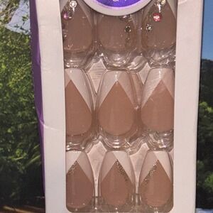 imPRESS Glimpse Press-On Nails Nude White Chevron Rhinestone Medium 30ct